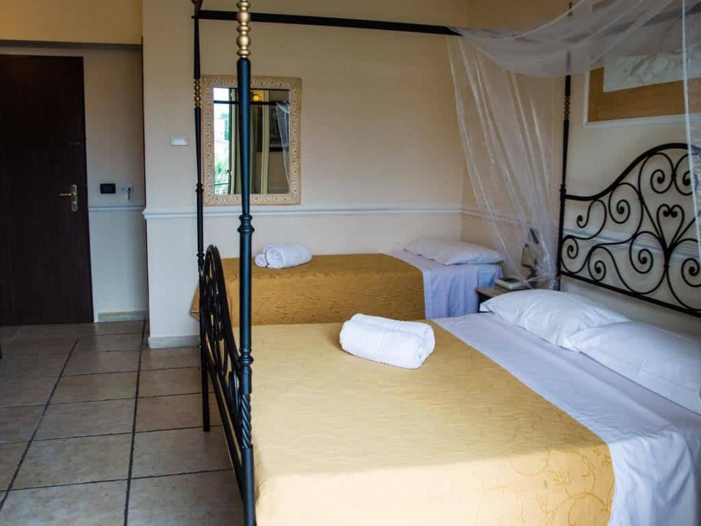 rooms-classic-room-garden-site-with-balcony-or-terrace-3-pax