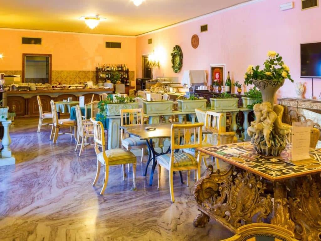 restaurants-restaurant