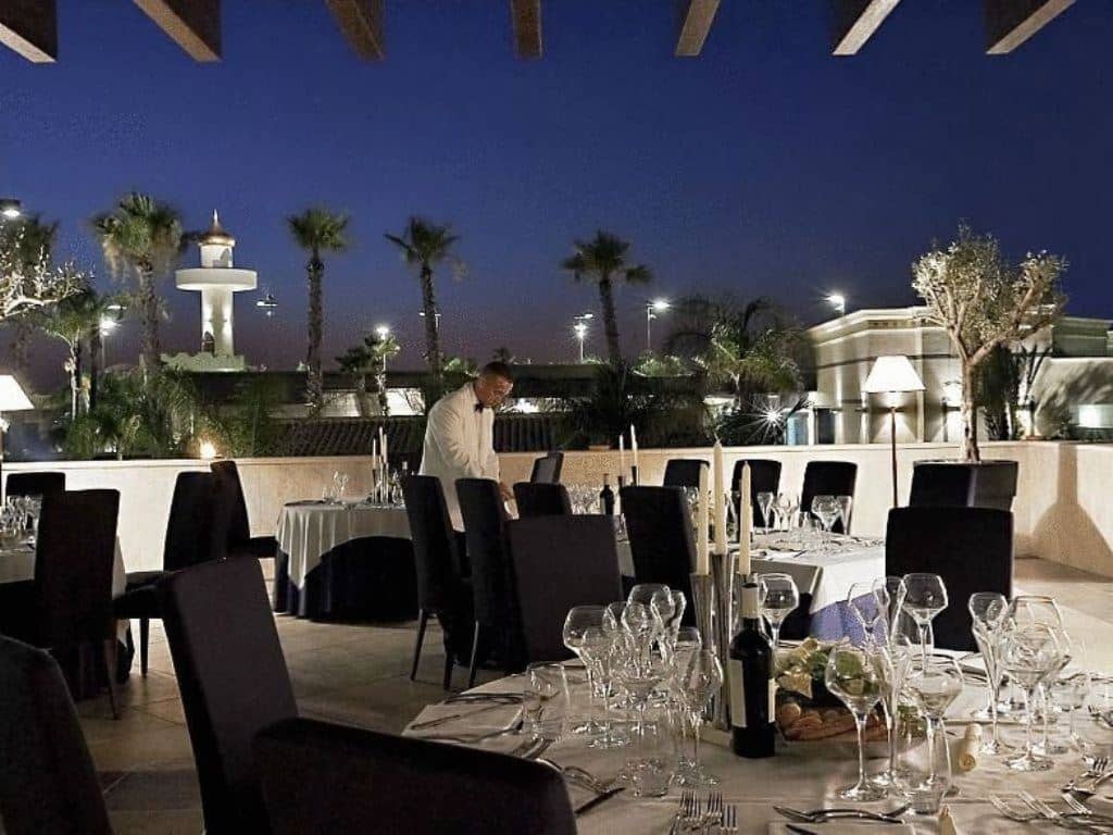 restaurants-restaurant