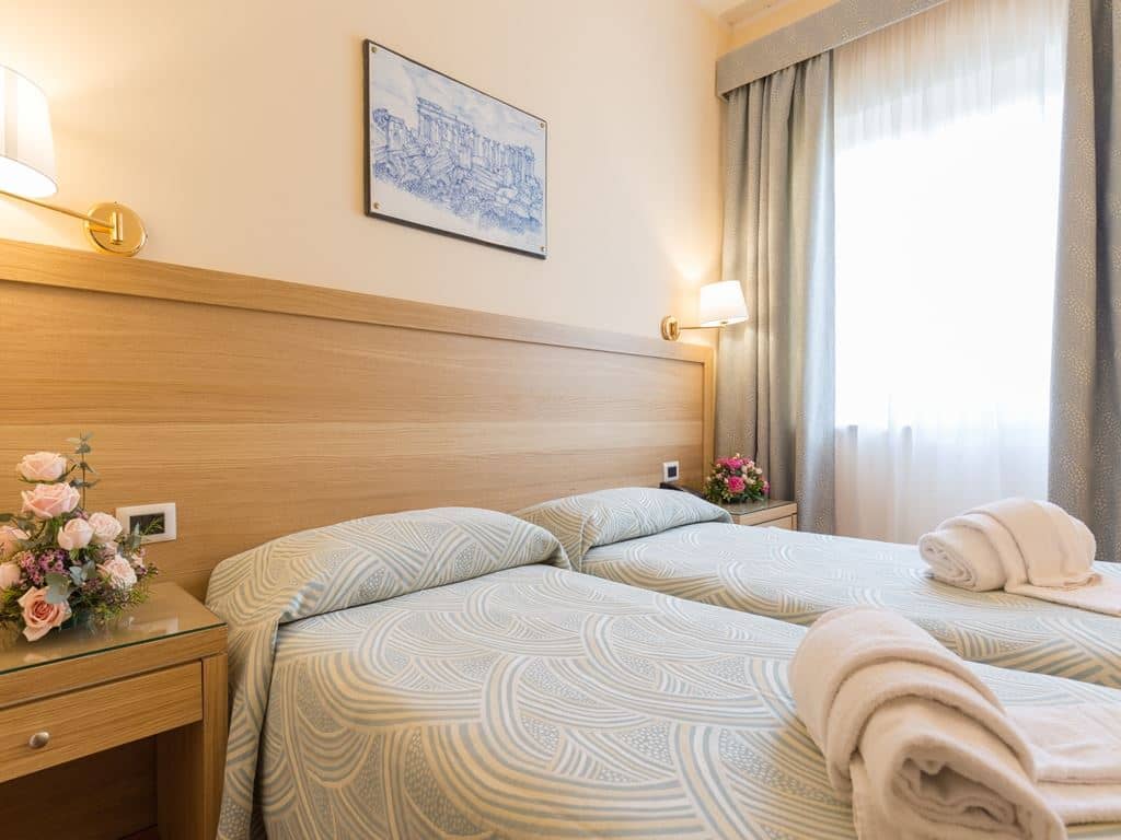 rooms-classic-room