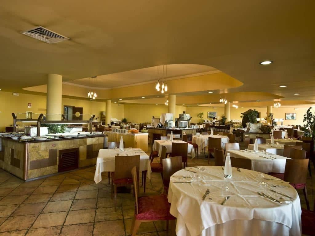 restaurants-restaurant