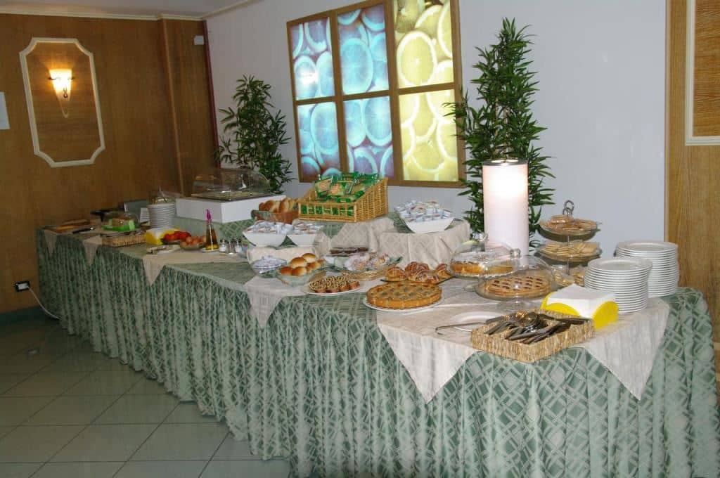 restaurants-restaurant