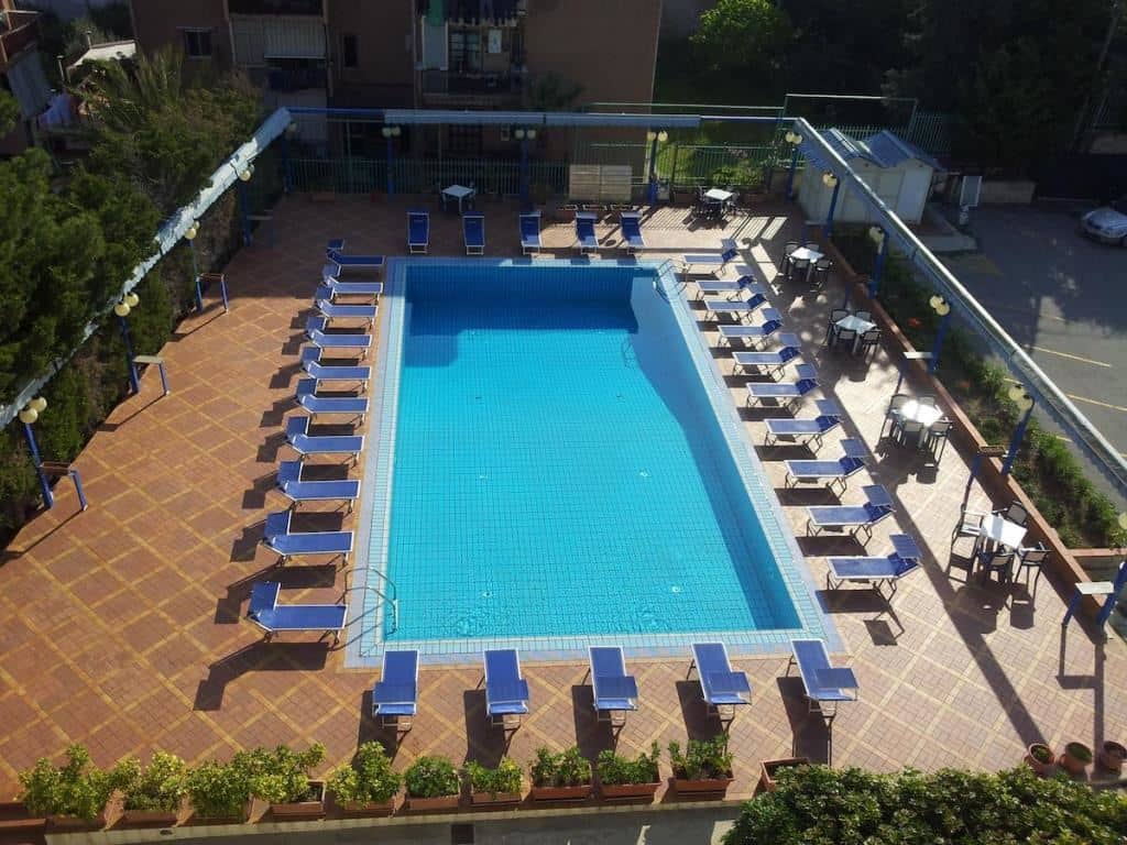 pools-outdoor-pool