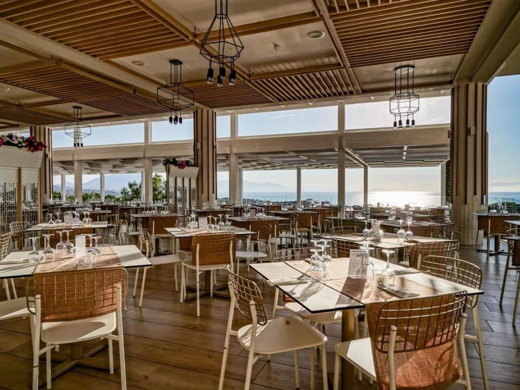 restaurants-restaurant