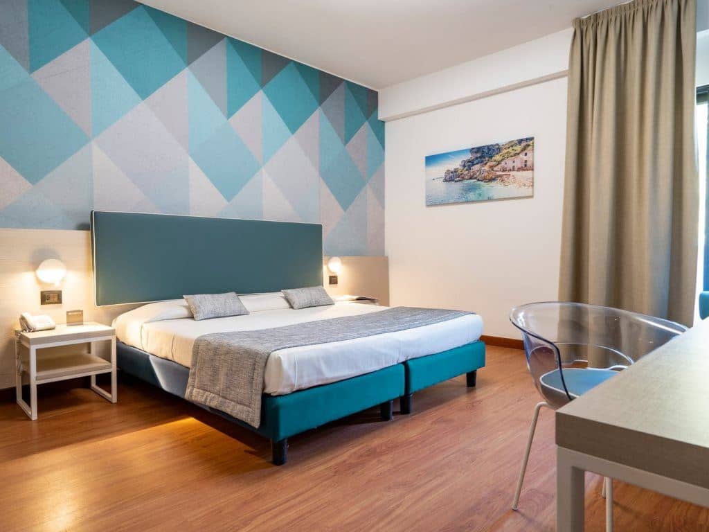 rooms-standard-room-mountain-view-with-balcony-4-pax