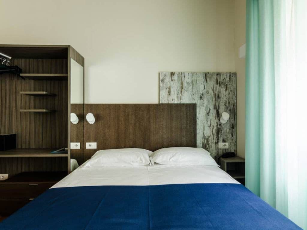 rooms-standard-room
