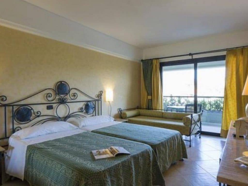 rooms-superior-room-garden-view-with-balcony-or-terrace