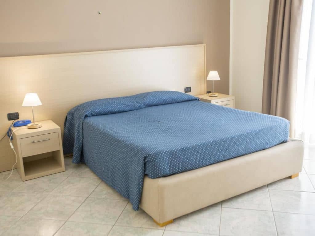 rooms-economy-room