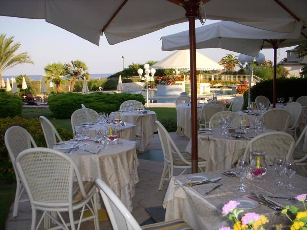 restaurants-restaurant