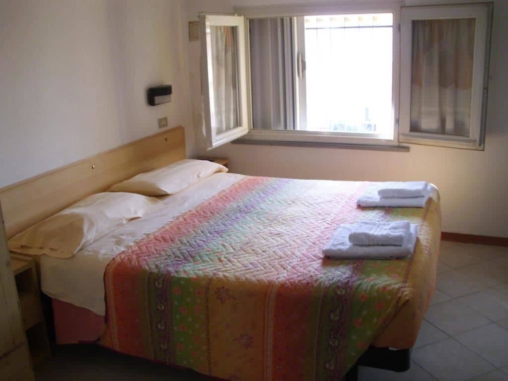 rooms-standard-room-with-balcony