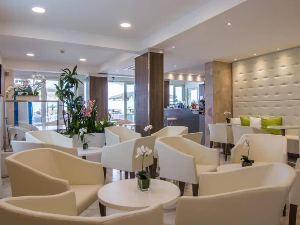 restaurants-restaurant