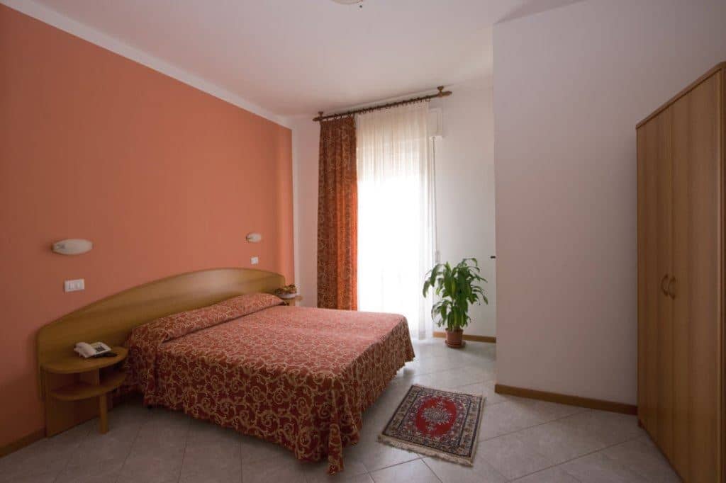 rooms-standard-room-with-balcony