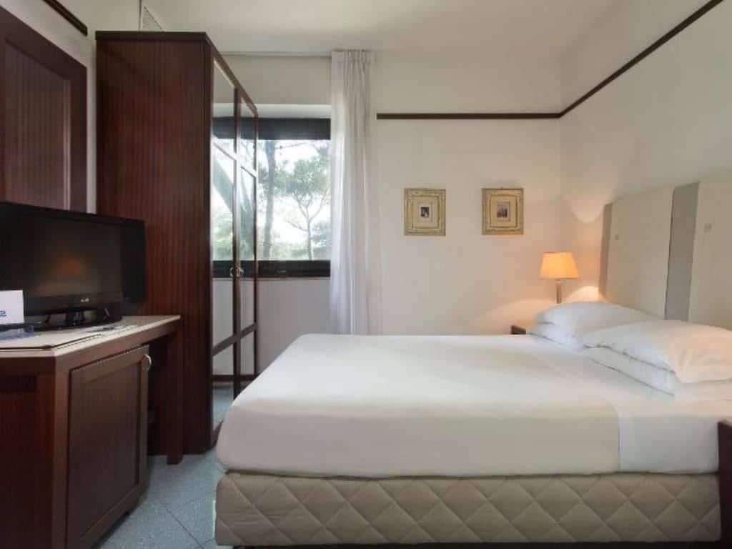 rooms-basic-room
