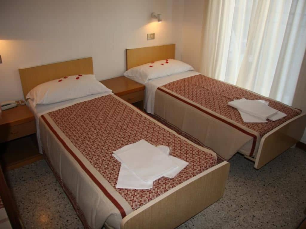 rooms-standard-room-with-balcony