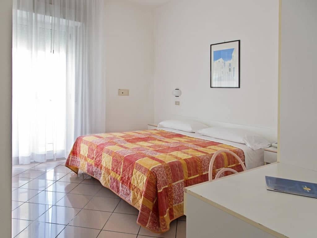 rooms-standard-room-with-balcony