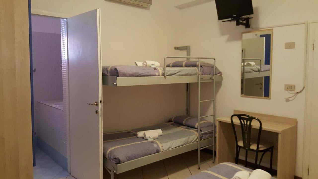 rooms-standard-room
