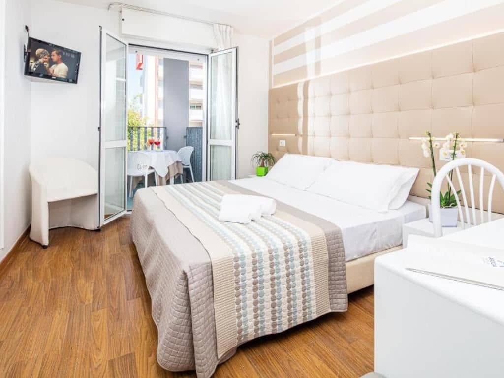 rooms-comfort-room-balcony