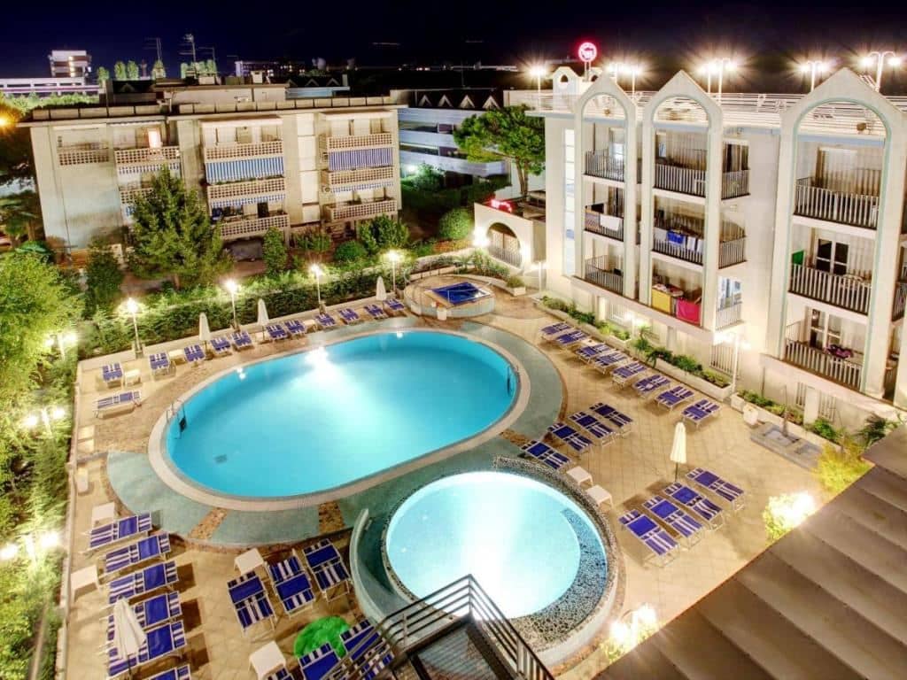 pools-outdoor-pool