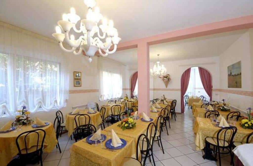 restaurants-restaurant
