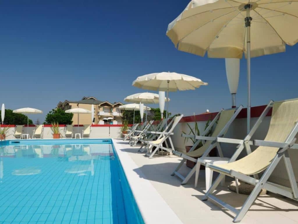 pools-outdoor-pool