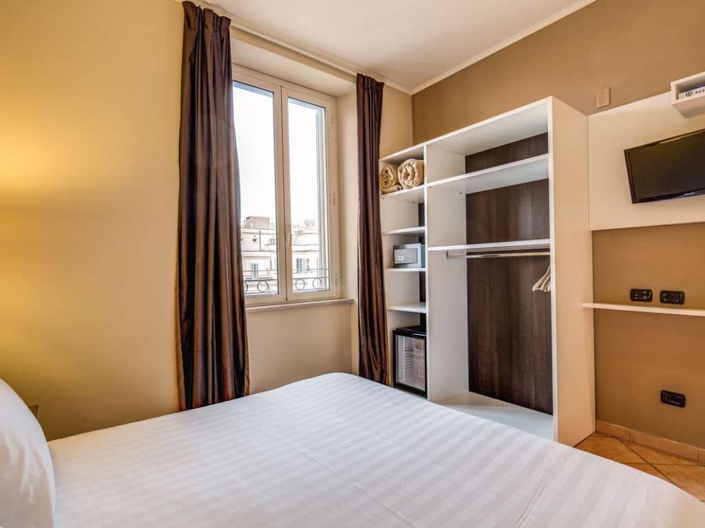 rooms-standard-room