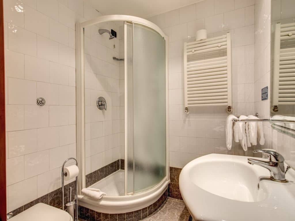 rooms-standard-room