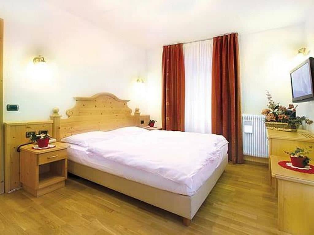 rooms-classic-room
