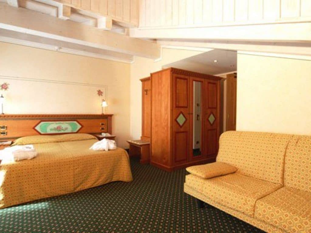 rooms-standard-room