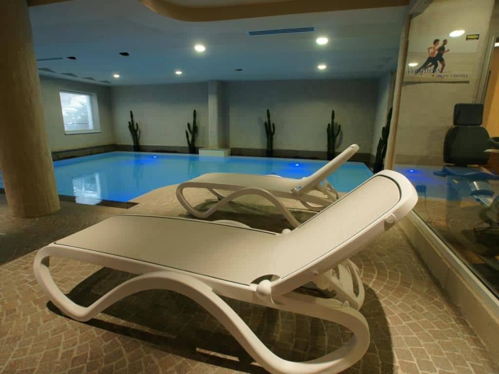 pools-indoor-pool