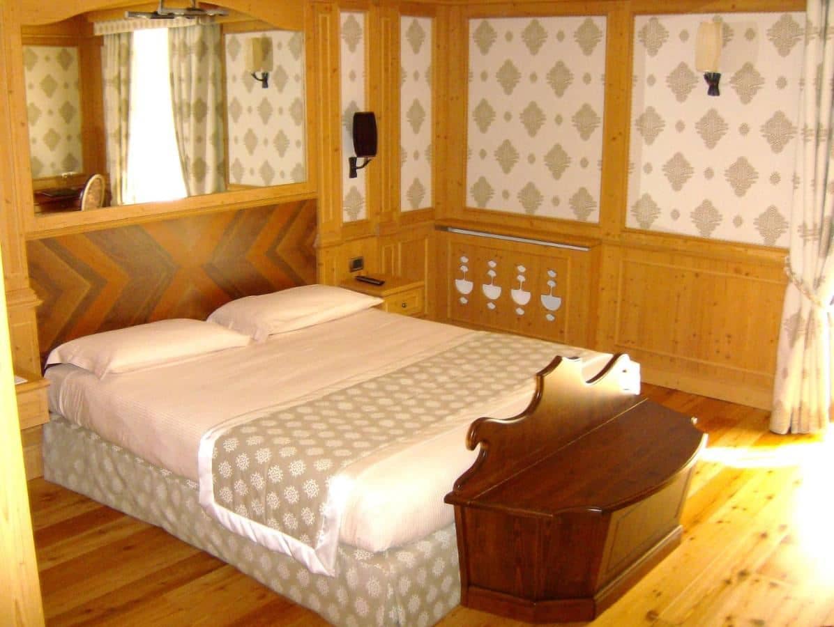 rooms-superior-room-with-balcony-double-single-use
