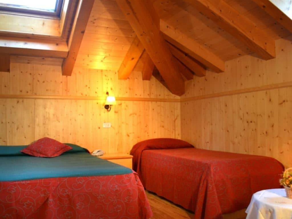rooms-standard-room