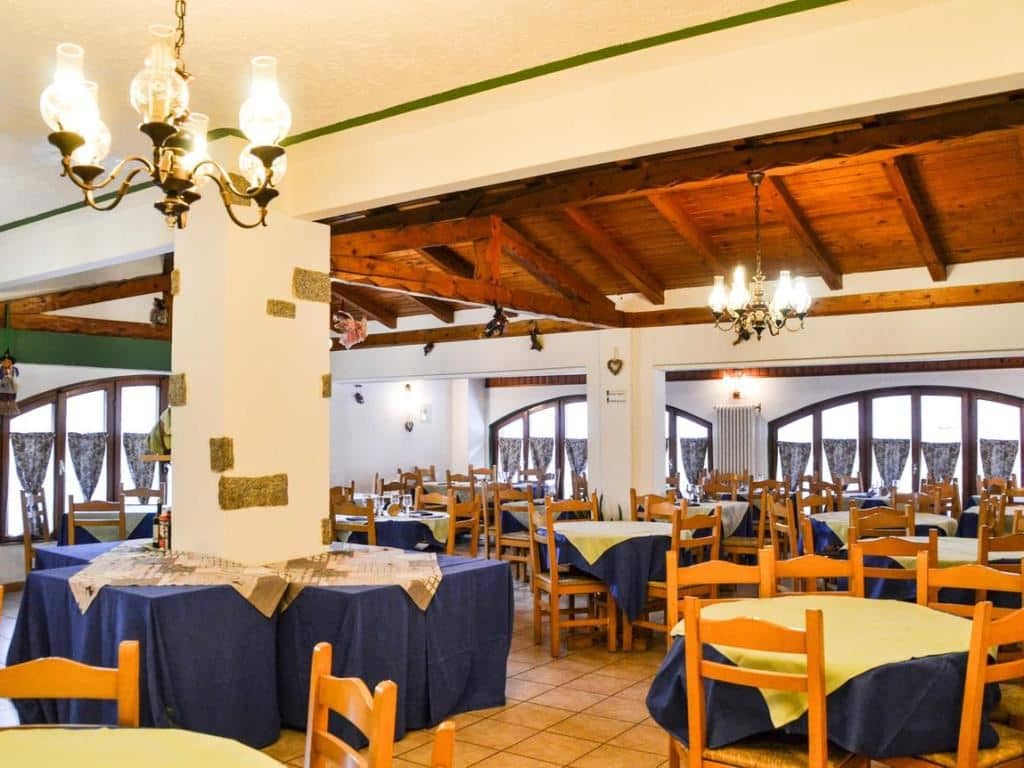 restaurants-restaurant