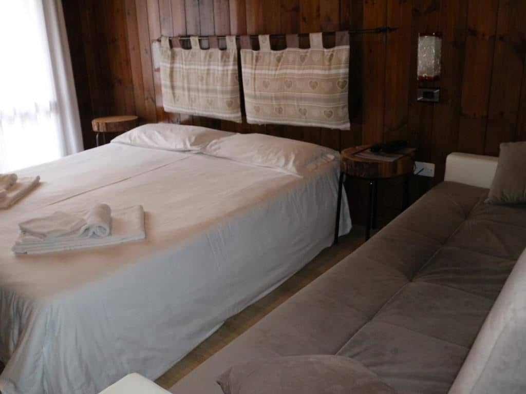 rooms-standard-room