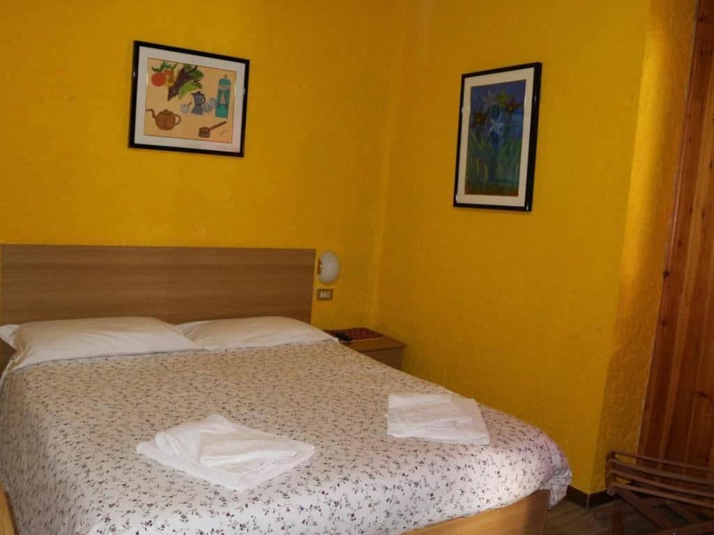 rooms-standard-room