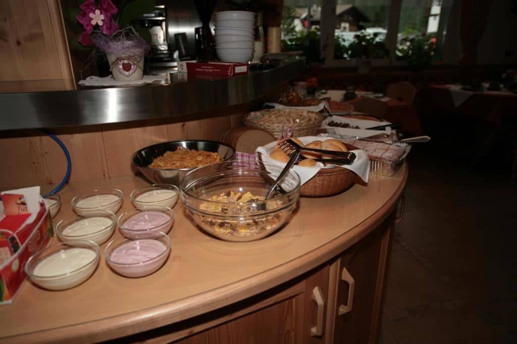 restaurants-restaurant