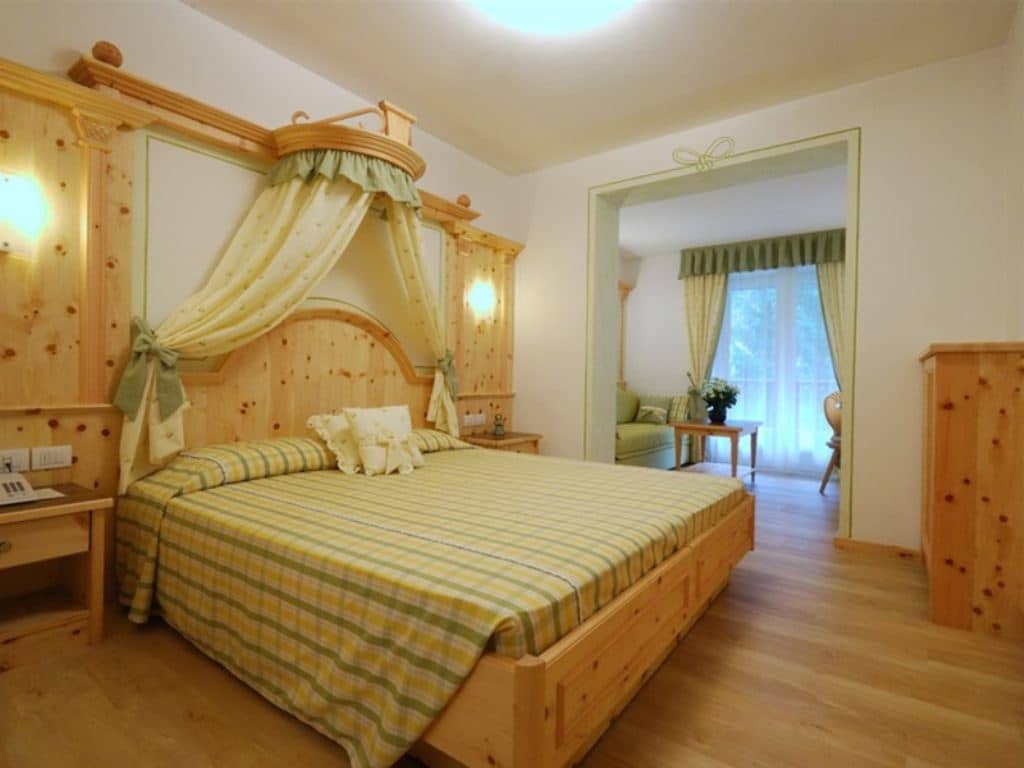 rooms-standard-room