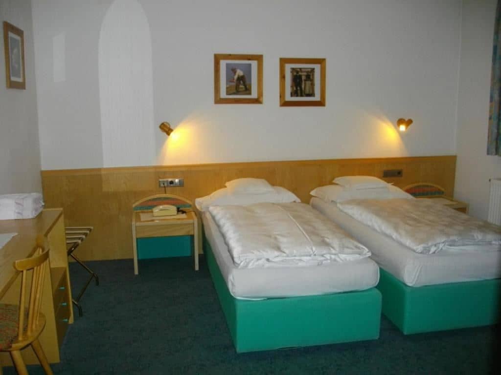rooms-standard-room