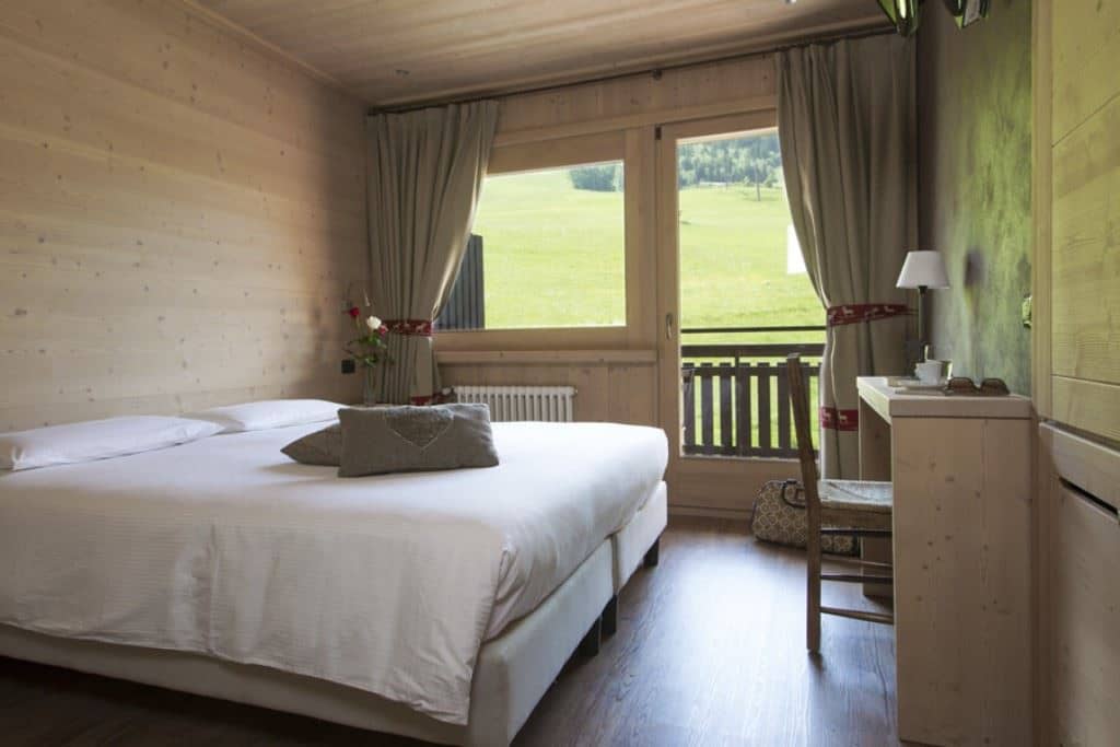 rooms-standard-room