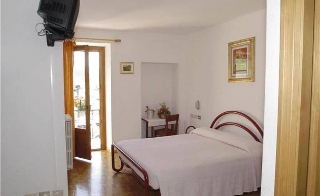 rooms-single-room