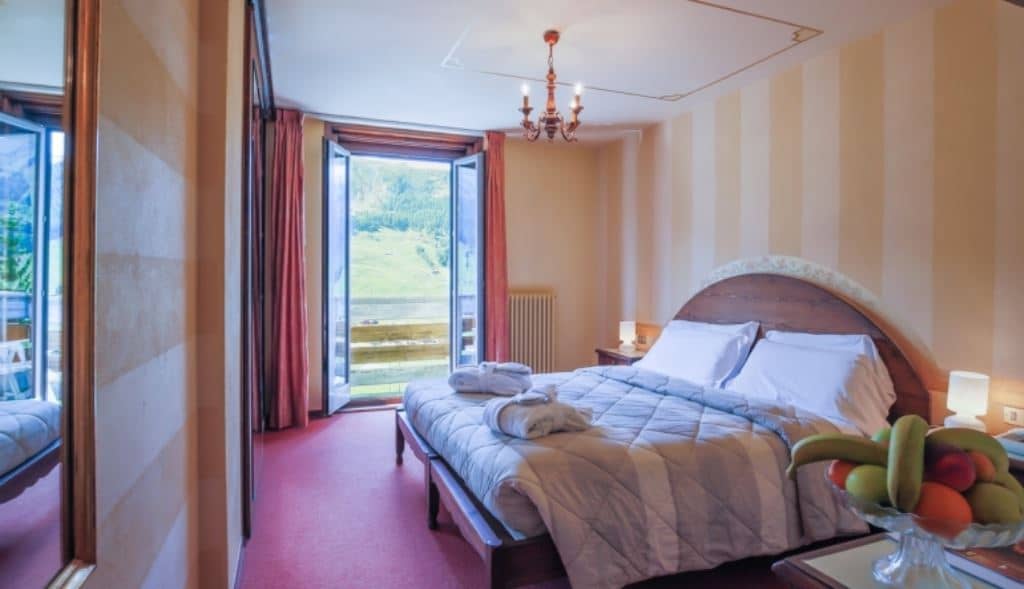 rooms-standard-room