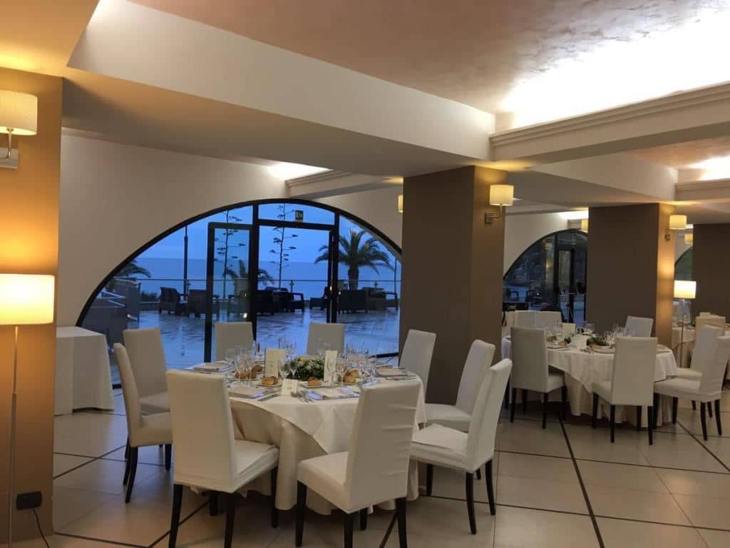 restaurants-restaurant