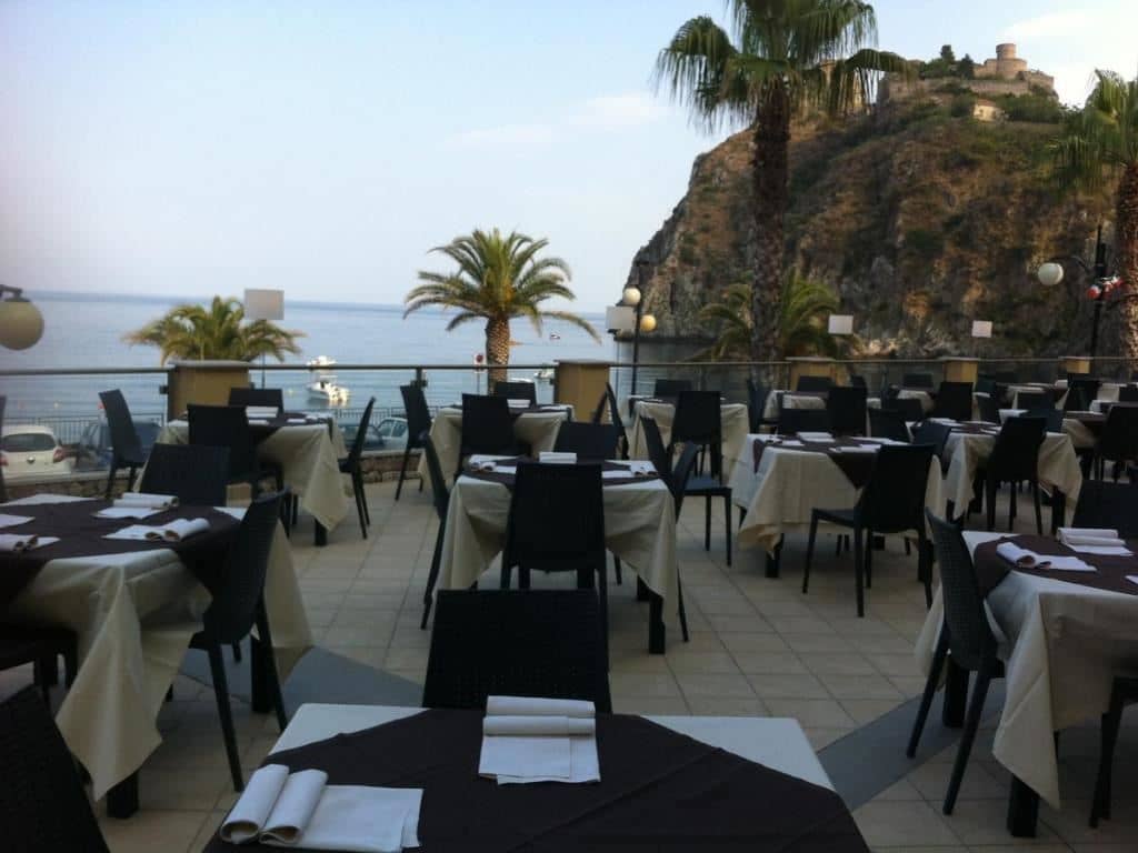restaurants-restaurant
