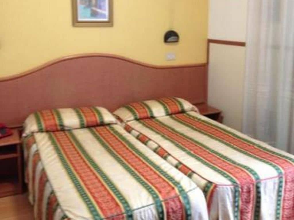 rooms-single-room