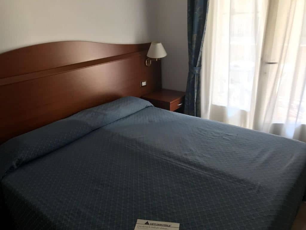 rooms-standard-room-side-sea-view-with-balcony