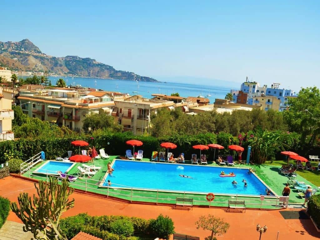 pools-outdoor-pool