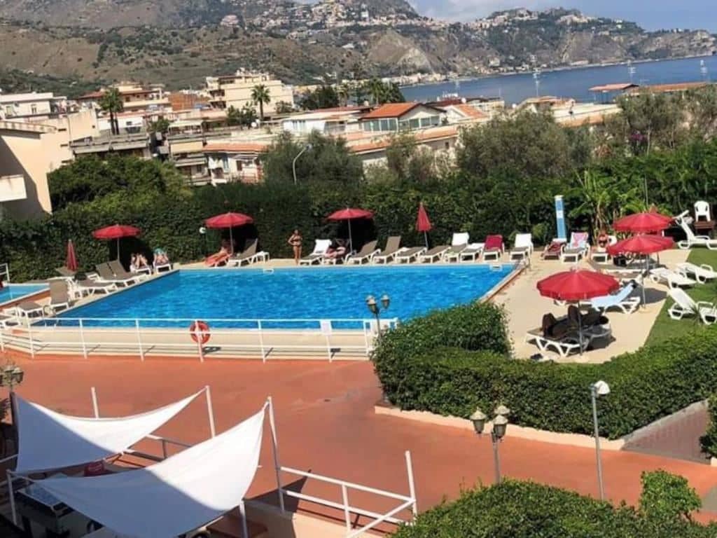 pools-outdoor-pool