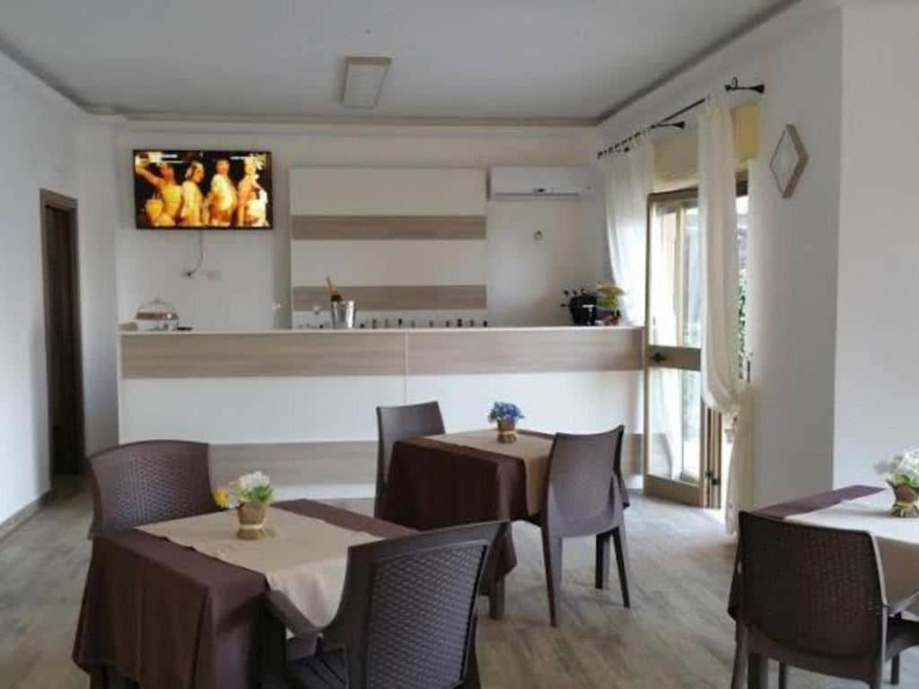 restaurants-restaurant