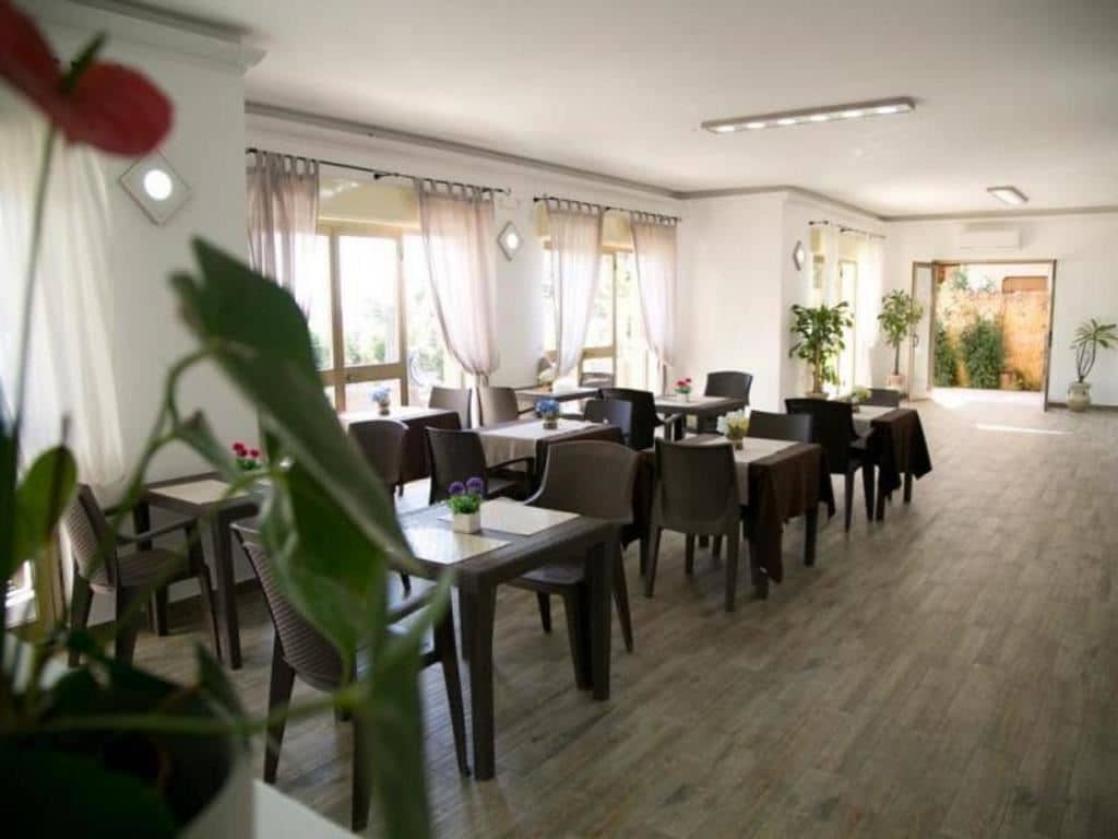 restaurants-restaurant