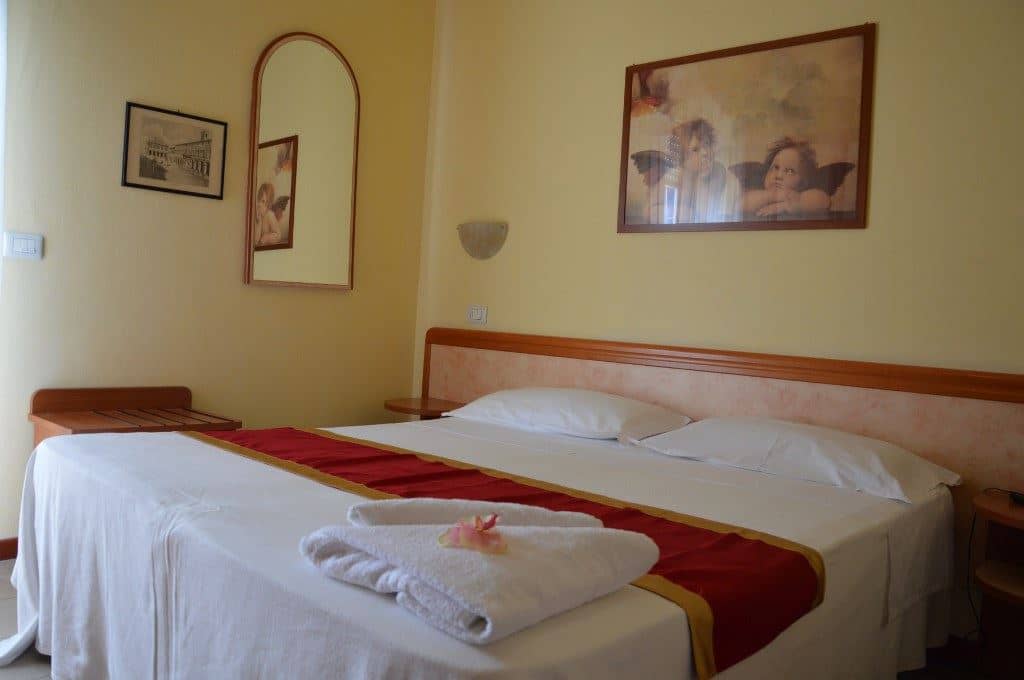 rooms-standard-room-with-balcony