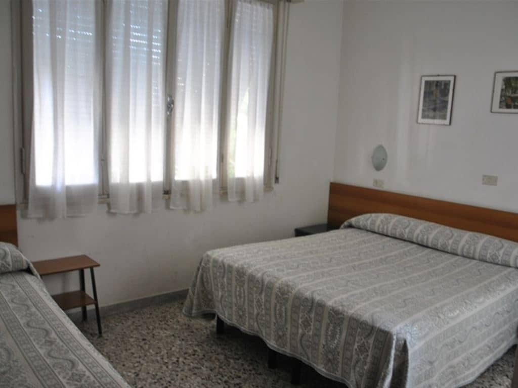 rooms-standard-room